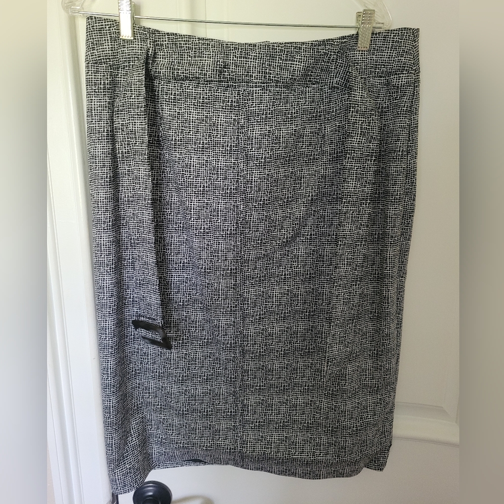 Simply Styled Formal Skirt